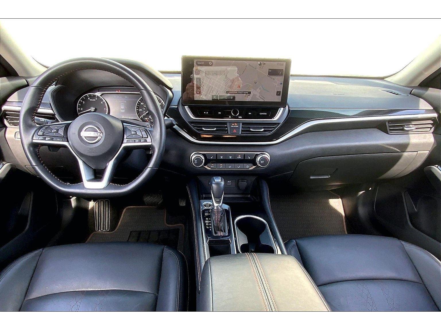 Used 2023 Nissan Altima 2.5 SR w/ SR Premium Package image 13