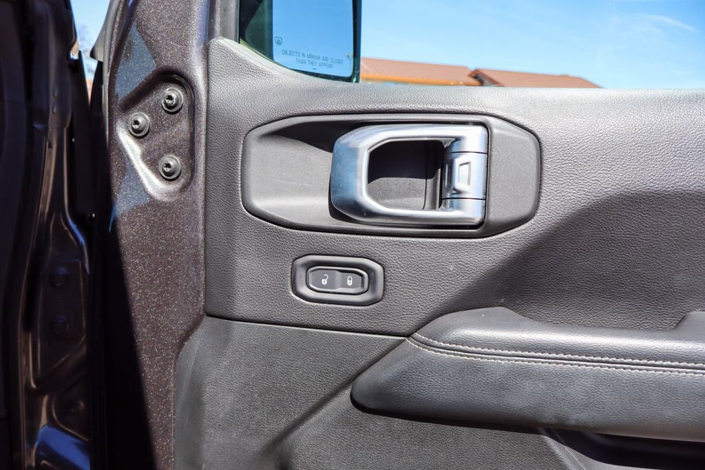 Used 2019 Jeep Wrangler Unlimited Sahara w/ Safety Group AWD/4WD image 31