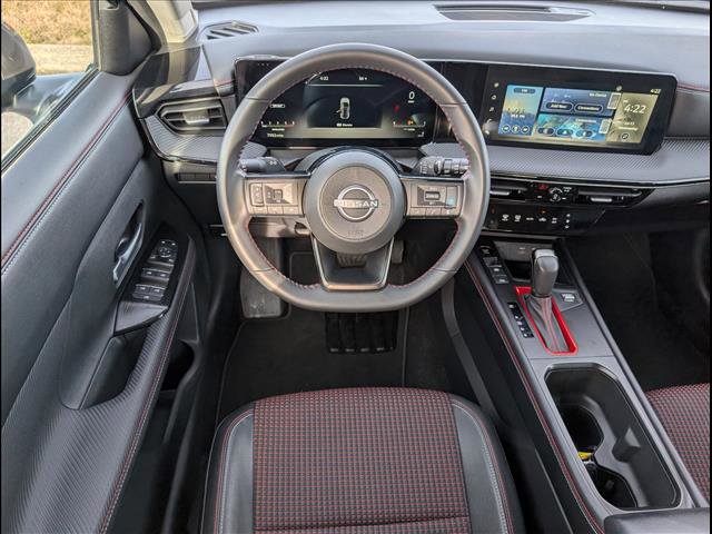 Used 2025 Nissan Kicks SR image 8