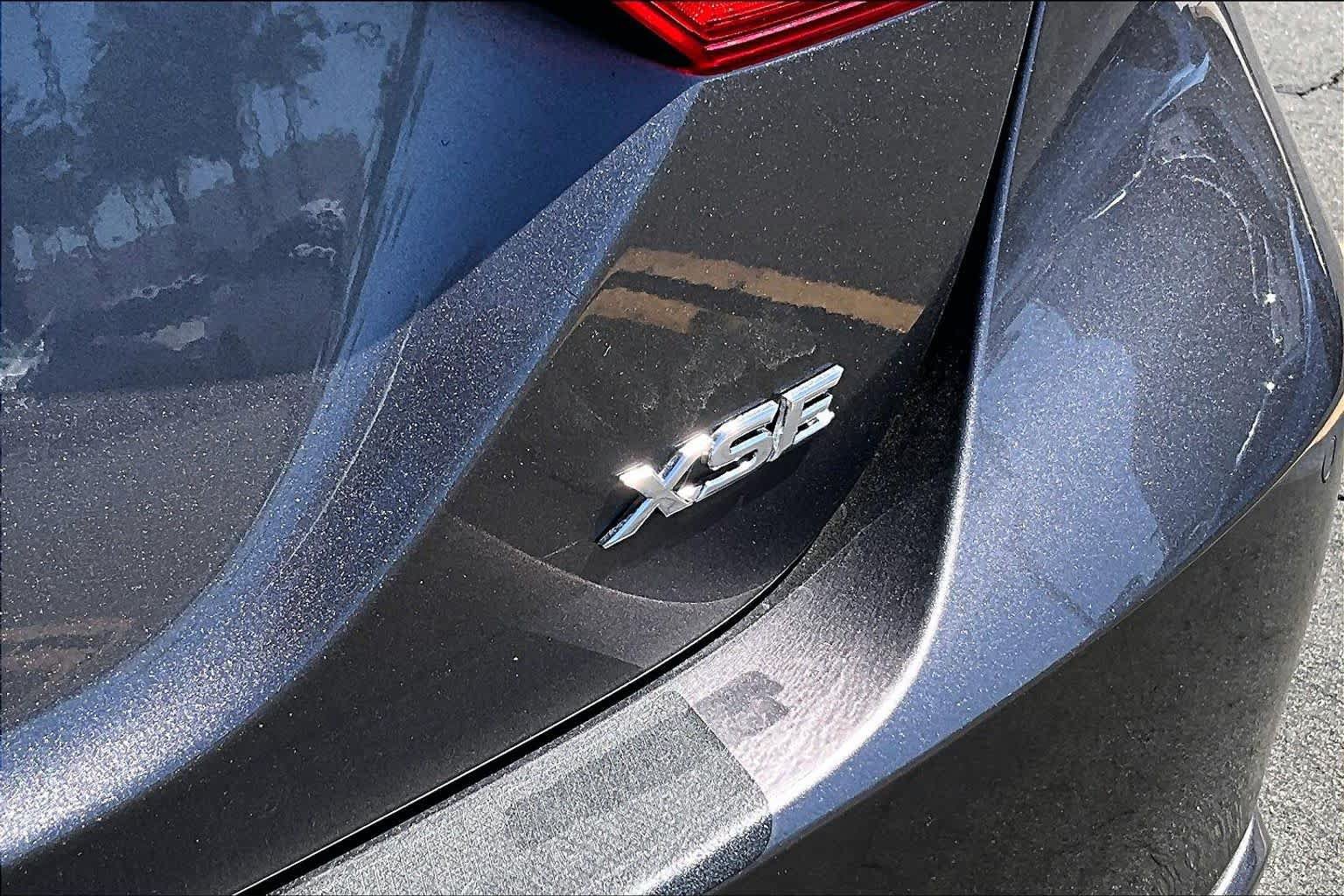Used 2018 Toyota Camry XSE FWD image 9