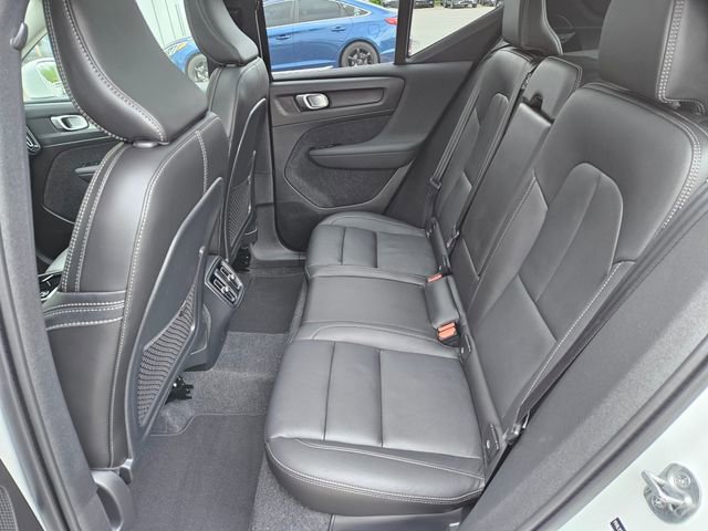 Certified 2025 Volvo XC40 B5 Plus AWD/4WD image 13