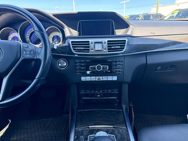 Used 2014 Mercedes-Benz E 350 4MATIC Sedan image 19