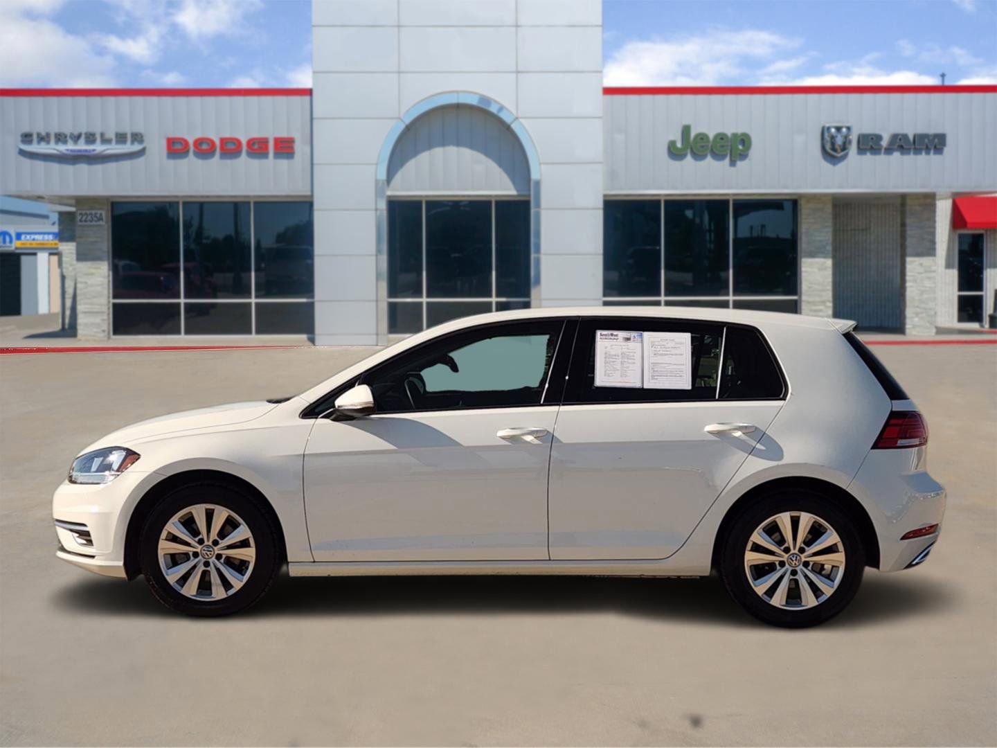 Used 2021 Volkswagen Golf 4-Door image 4