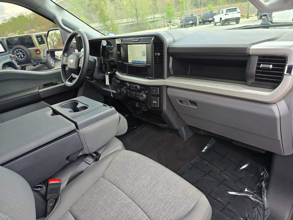 Used 2025 Ford F250 XL w/ STX Appearance Package image 30