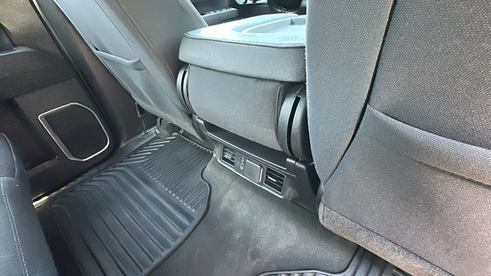 Used 2025 Chevrolet Silverado 2500 LT w/ Convenience Package AWD/4WD image 28