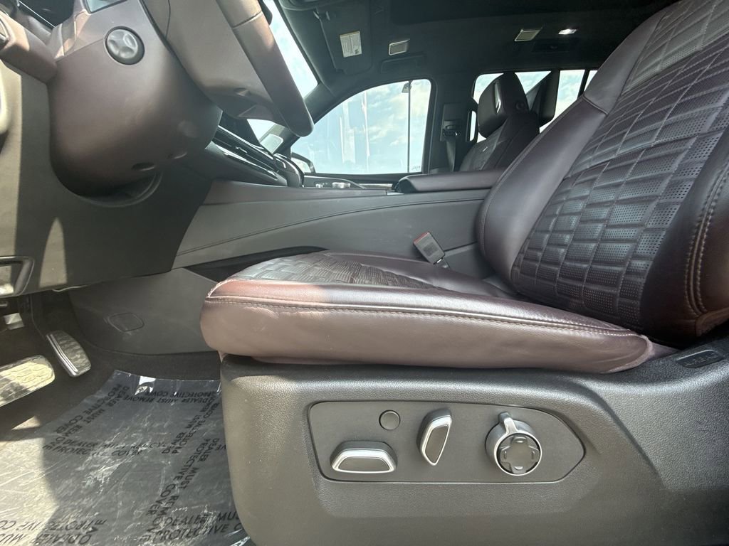 Used 2023 Cadillac Escalade V w/ Heavy-Duty Trailer Package image 12