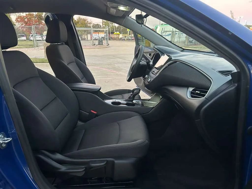 Used 2023 Chevrolet Malibu LT FWD image 15