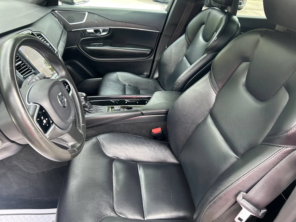 Used 2020 Volvo XC90 T5 Momentum w/ Protection Package AWD/4WD image 12