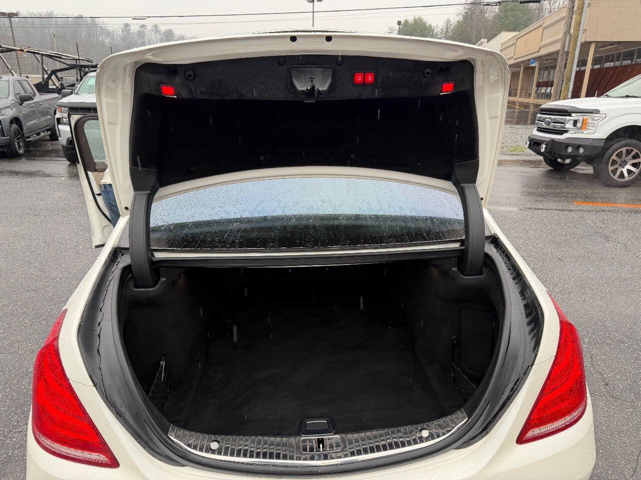 Used 2015 Mercedes-Benz S 550 Sedan image 29