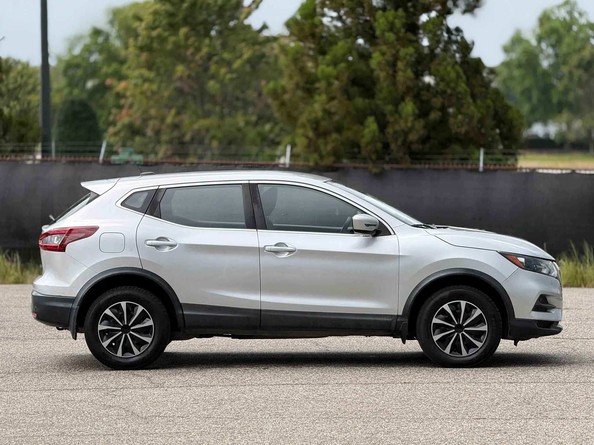 Used 2020 Nissan Rogue Sport S FWD image 7