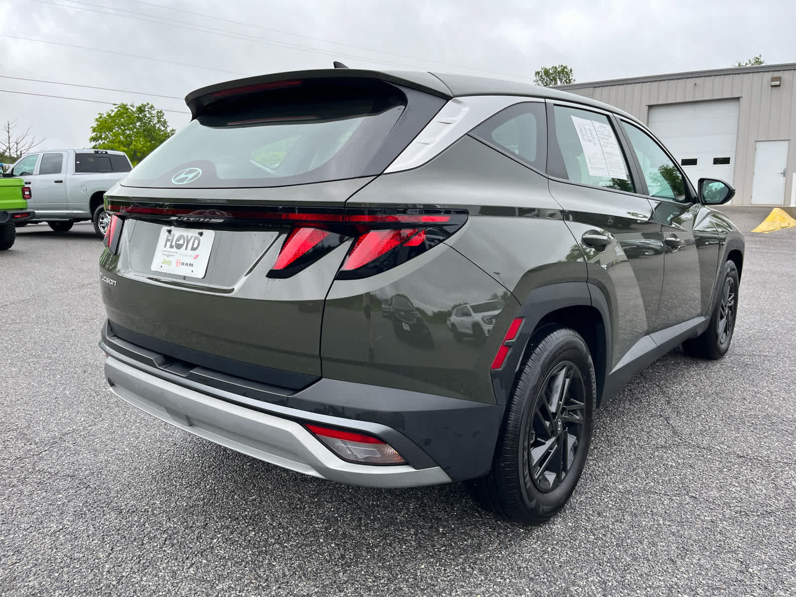 Used 2025 Hyundai Tucson SE FWD image 3