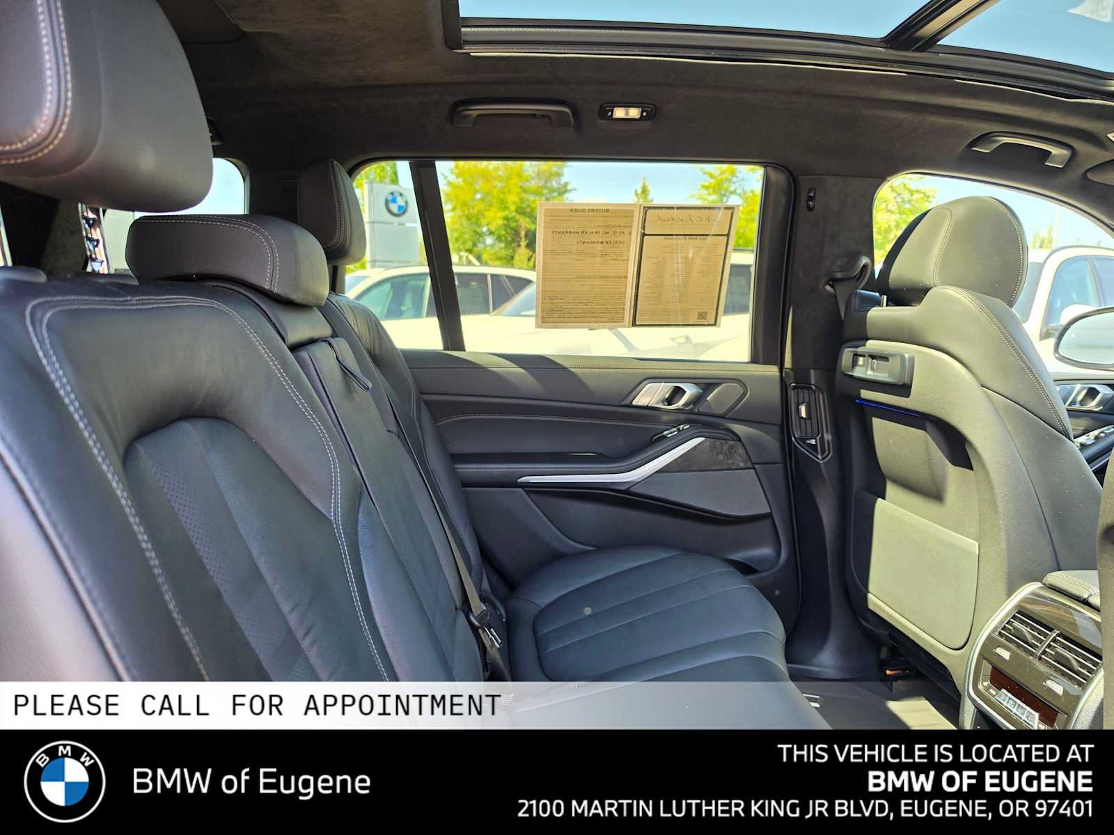 Used 2022 BMW X7 xDrive40i w/ M Sport Package AWD/4WD image 15