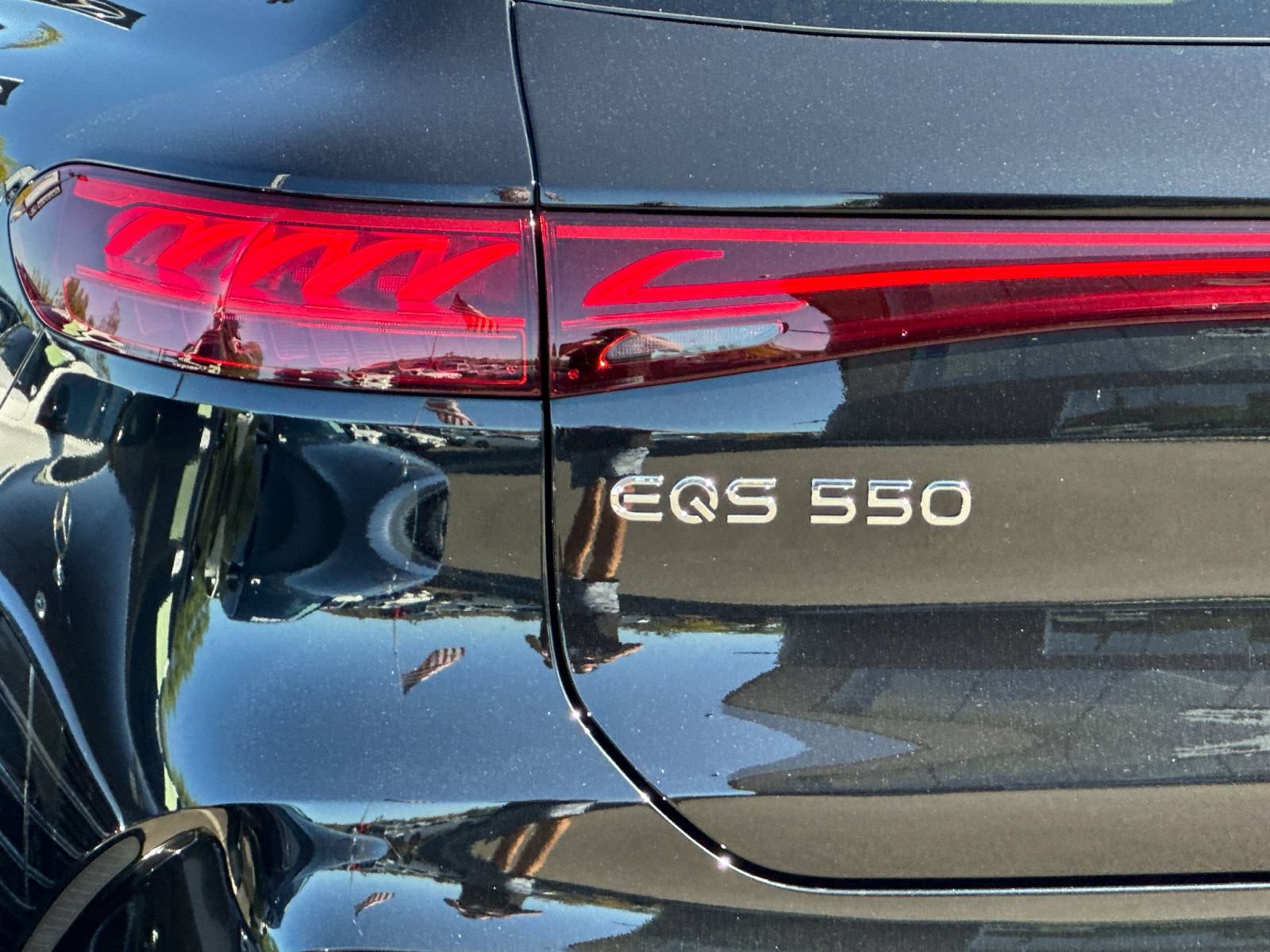 New 2026 Mercedes-Benz EQS 550 4MATIC SUV image 33