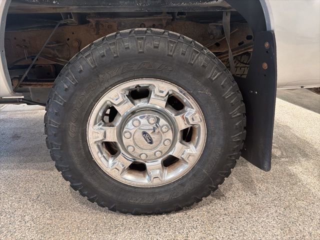 Used 2015 Ford F350 XLT w/ XLT Premium Package image 6