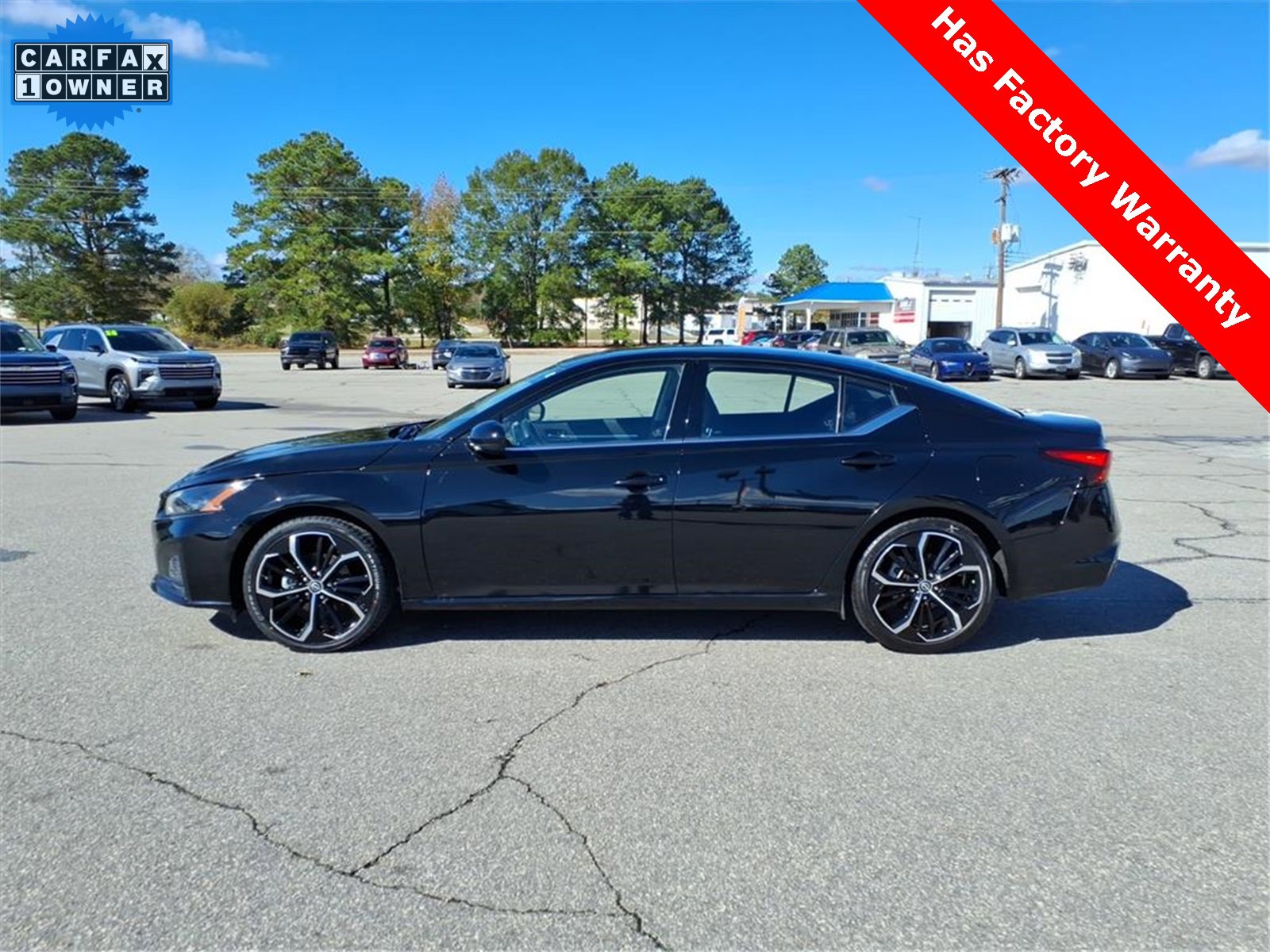 Used 2024 Nissan Altima 2.5 SR image 2