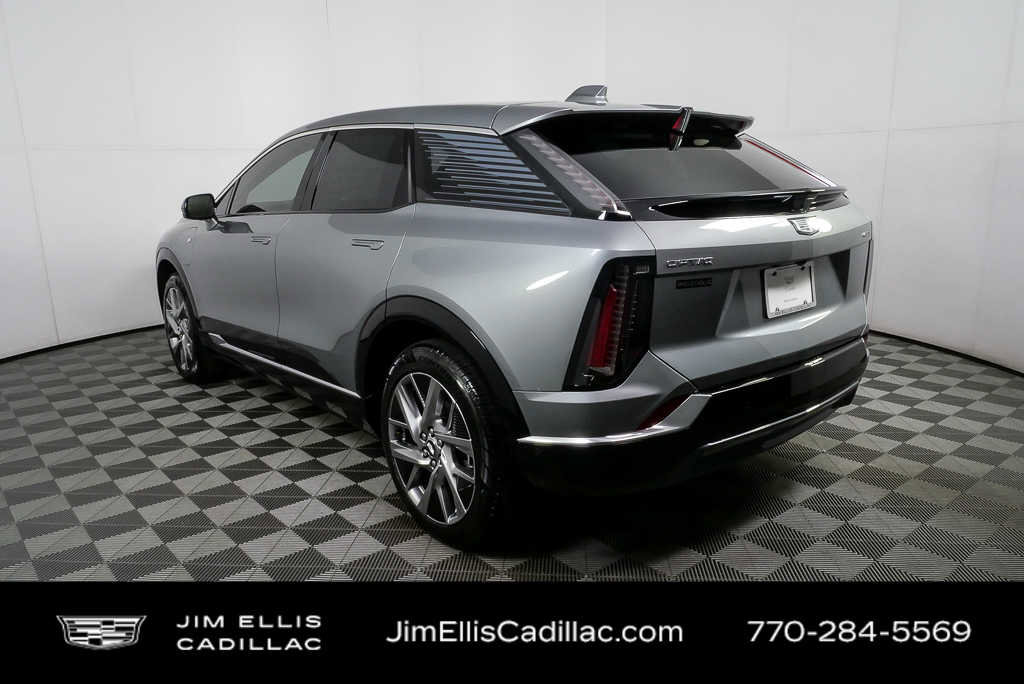New 2026 Cadillac Optiq Luxury 2 RWD image 29