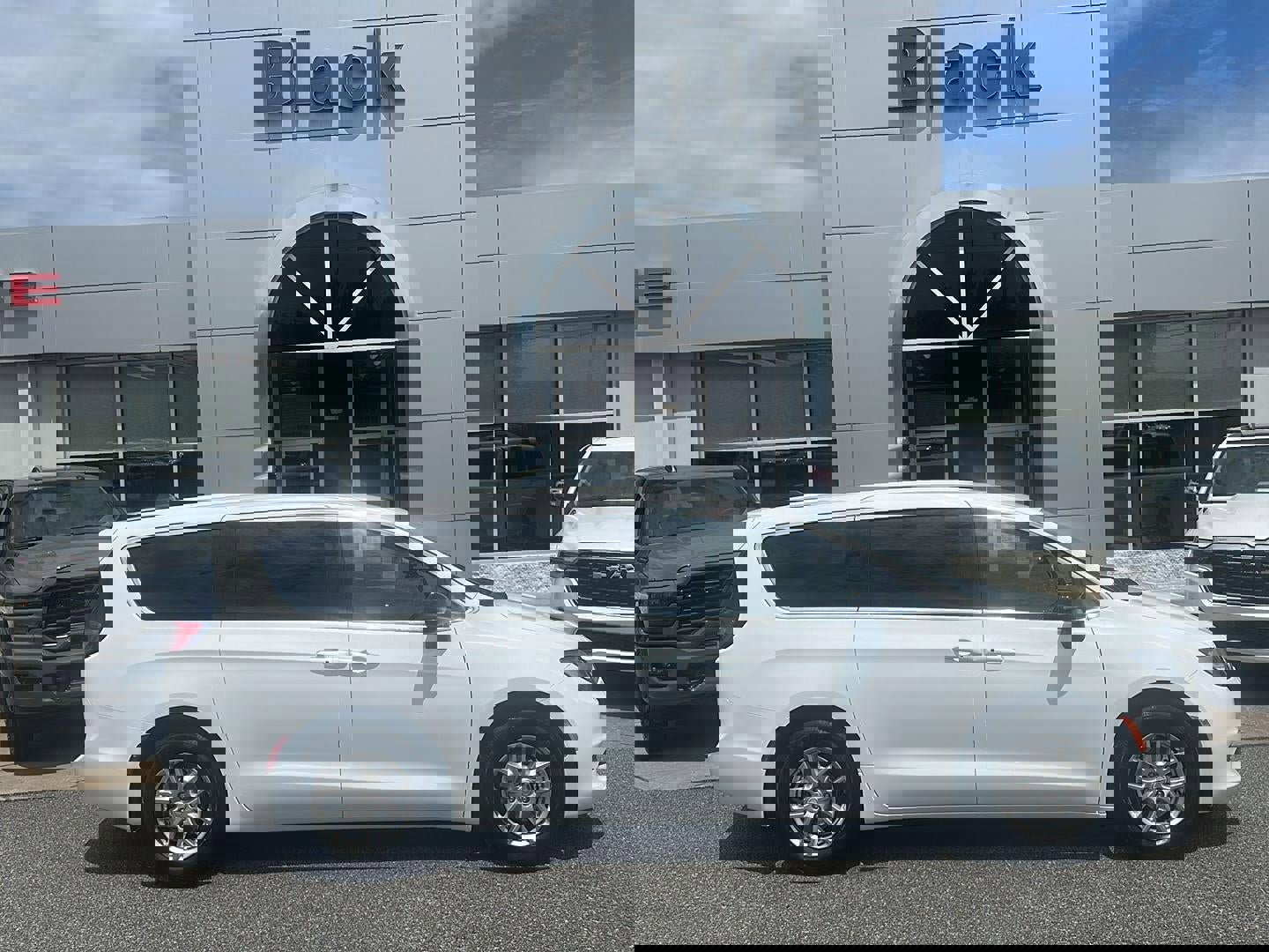 New 2026 Chrysler Voyager LX image 3