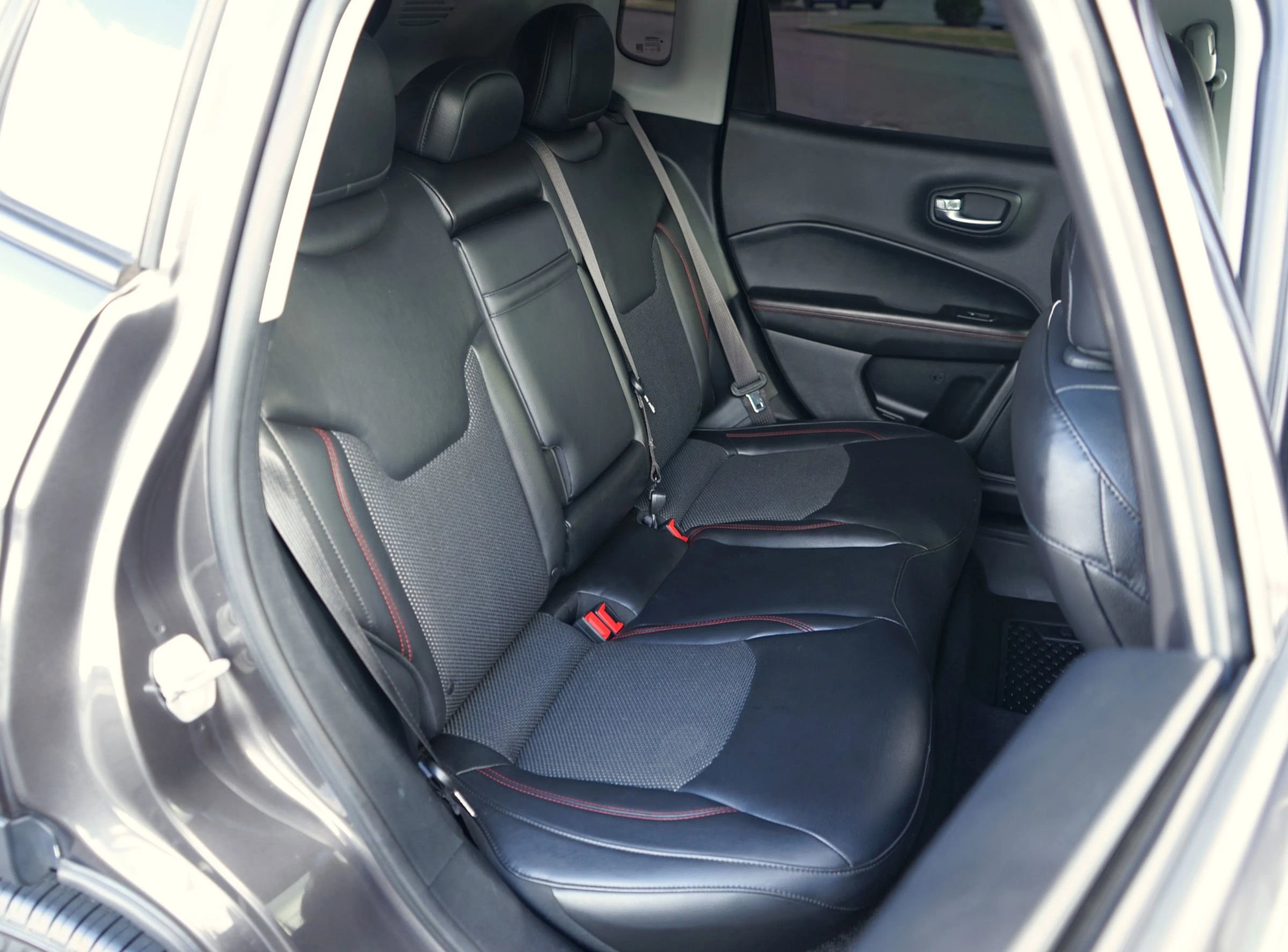 Used 2018 Jeep Compass Trailhawk image 35