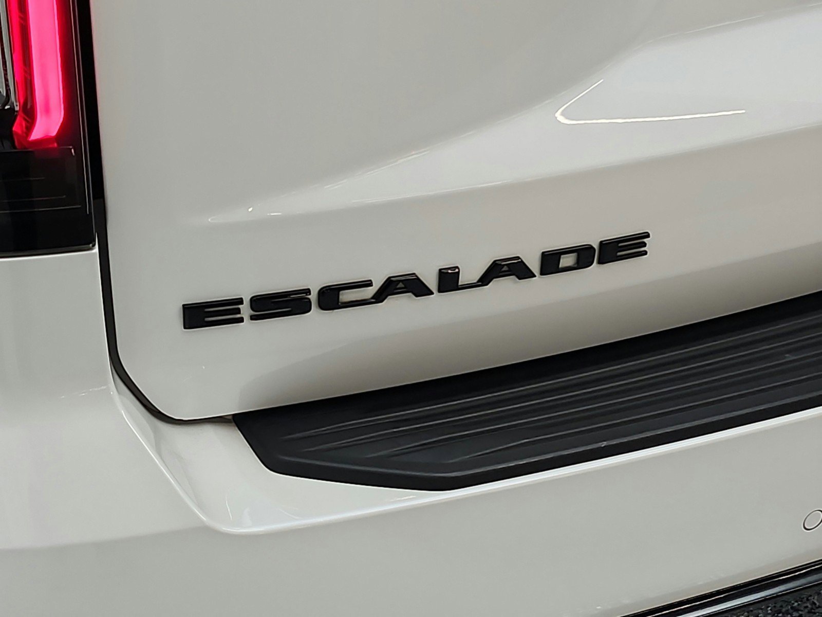 Used 2022 Cadillac Escalade Sport Platinum w/ Heavy-Duty Trailer Package image 19