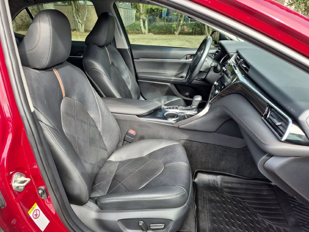 Used 2018 Toyota Camry XLE w/ Driver Assist Package FWD image 16