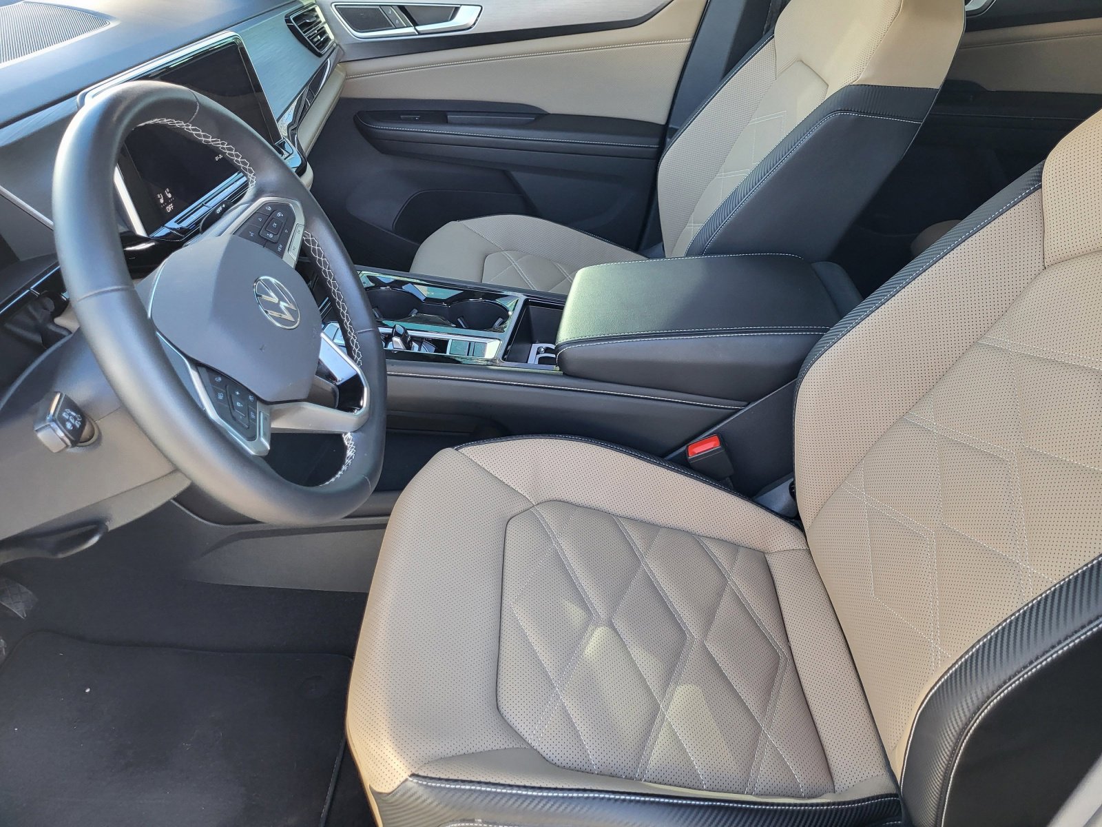 Used 2024 Volkswagen Atlas Cross Sport SE image 16