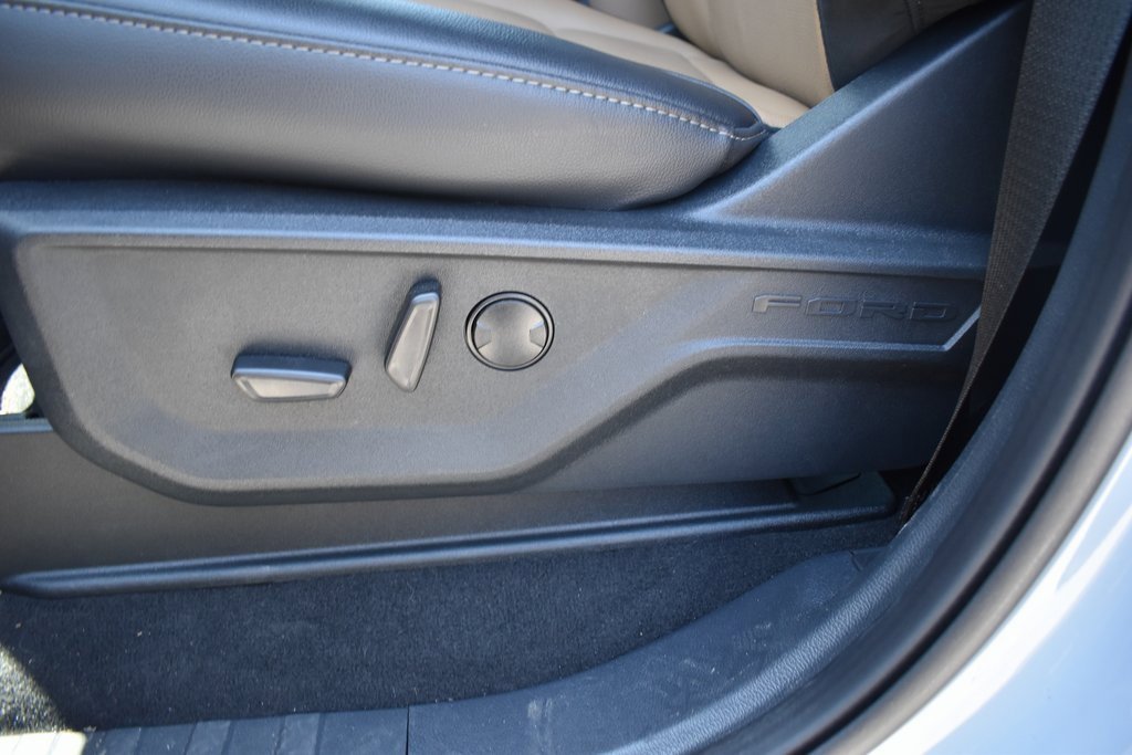 Used 2025 Ford F450 Lariat w/ FX4 Off-Road Package image 24