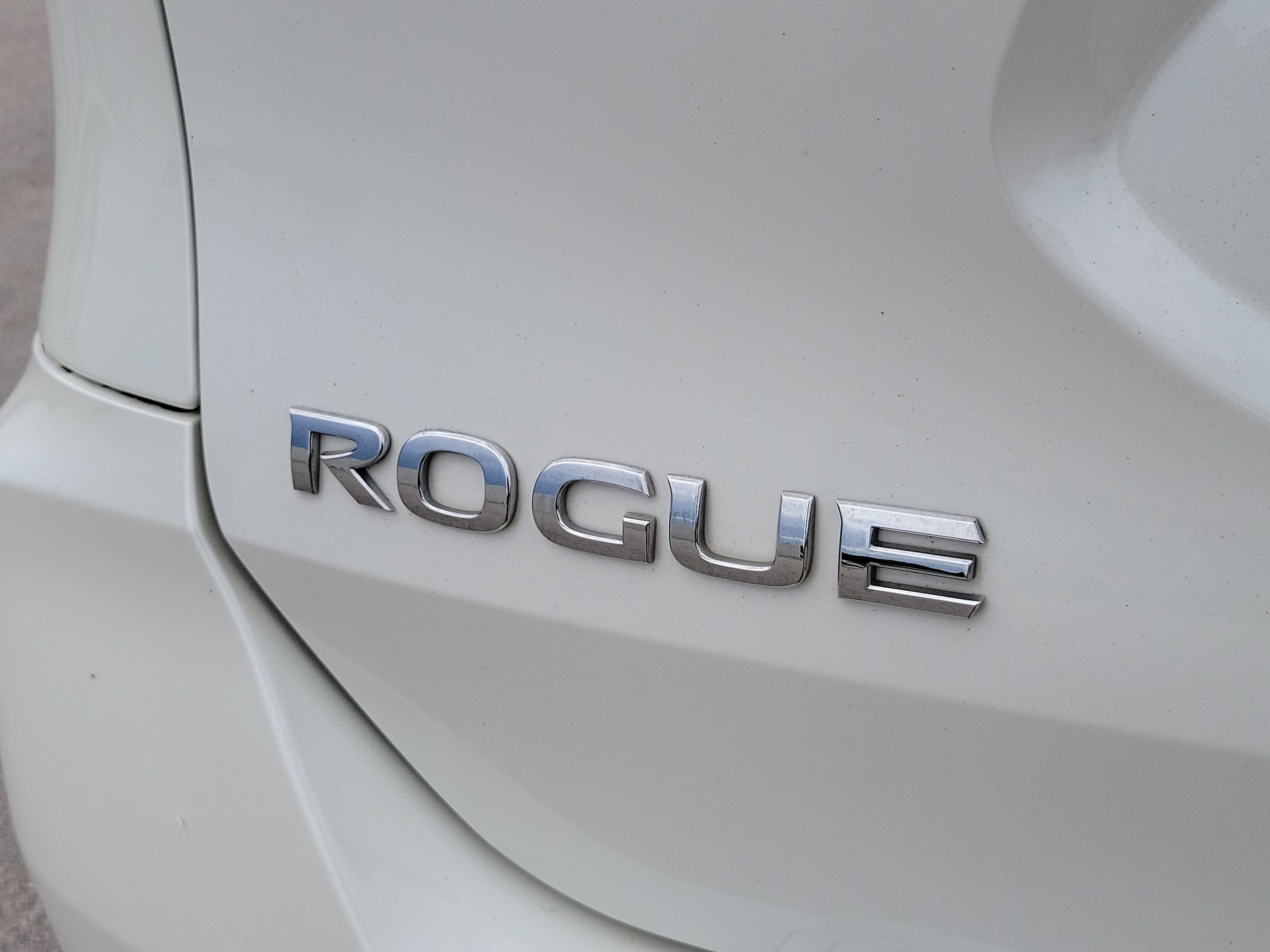Used 2020 Nissan Rogue SV FWD image 10