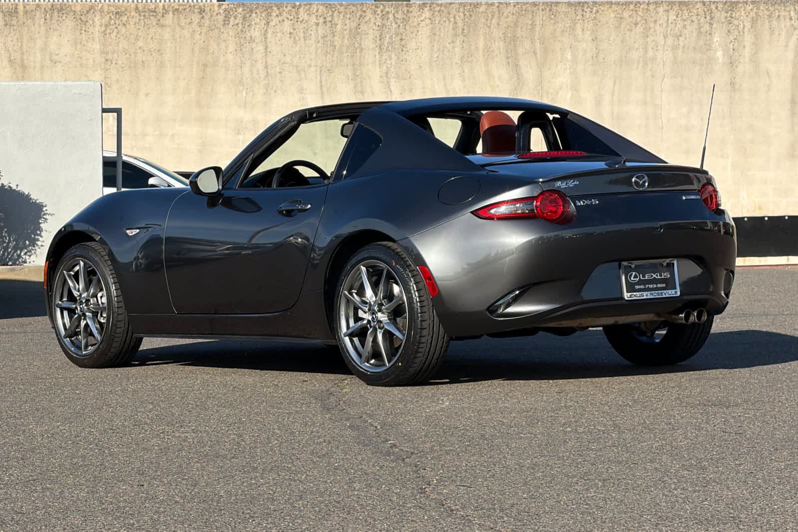 Used 2022 MAZDA MX-5 Miata RF Grand Touring RWD image 5