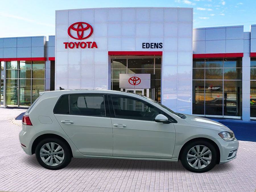 Used 2018 Volkswagen Golf S image 2