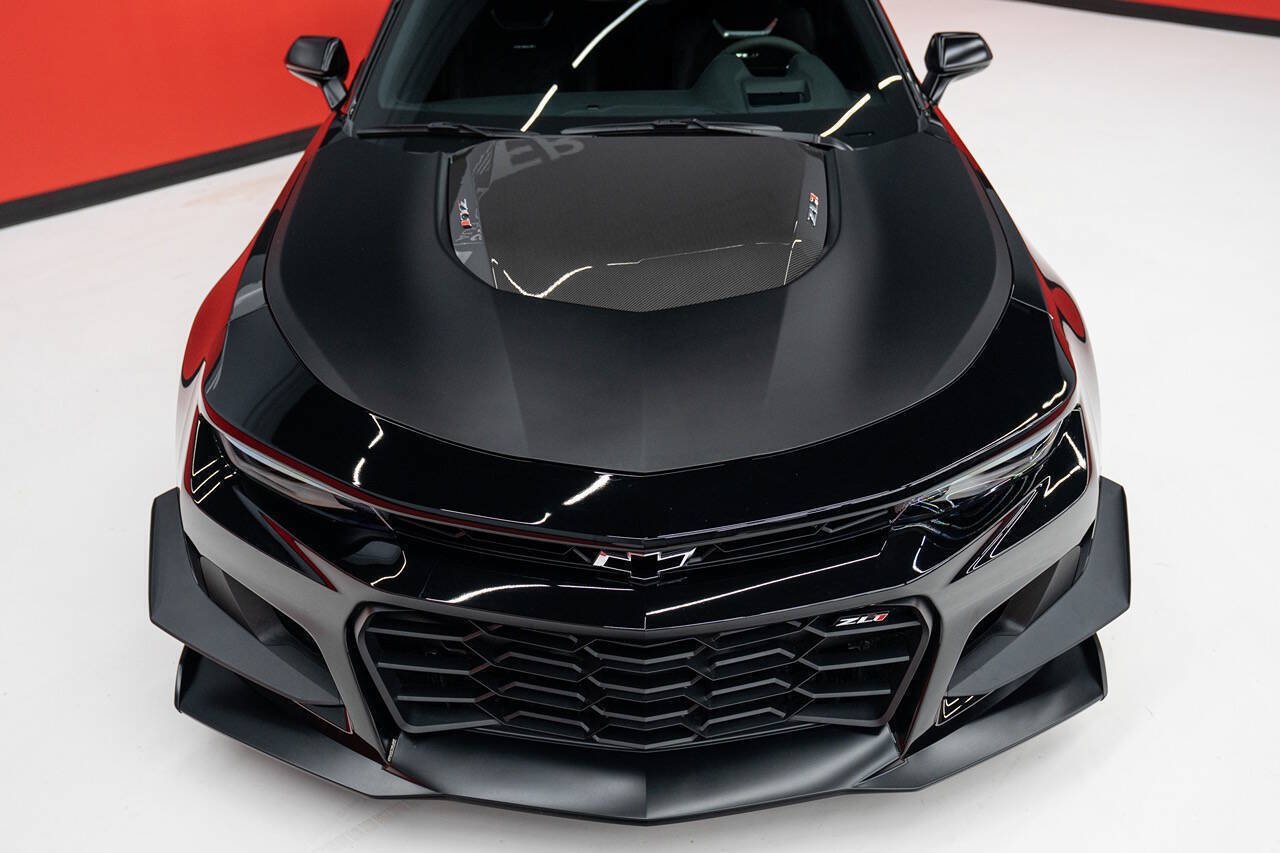 Used 2021 Chevrolet Camaro ZL1 RWD image 3
