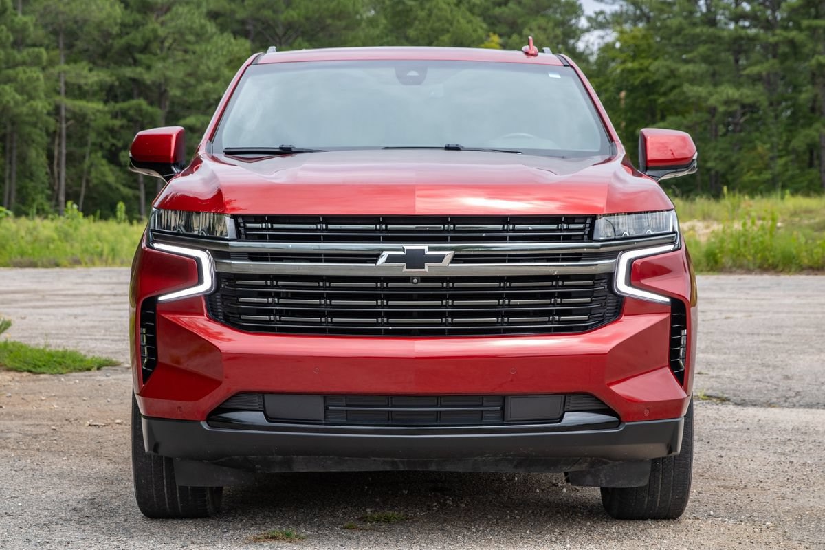 Used 2022 Chevrolet Tahoe RST w/ Luxury Package AWD/4WD image 2