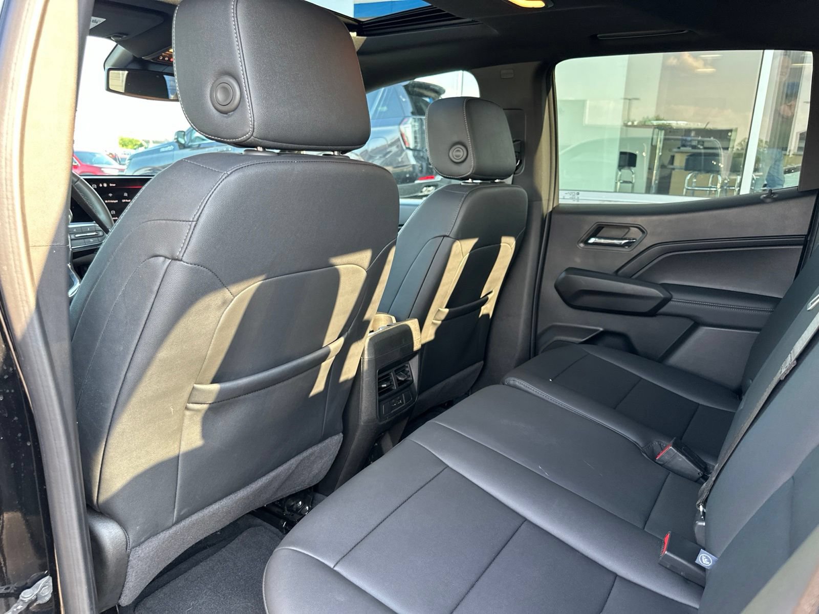 Used 2024 GMC Canyon Elevation w/ Elevation Premium Package AWD/4WD image 14