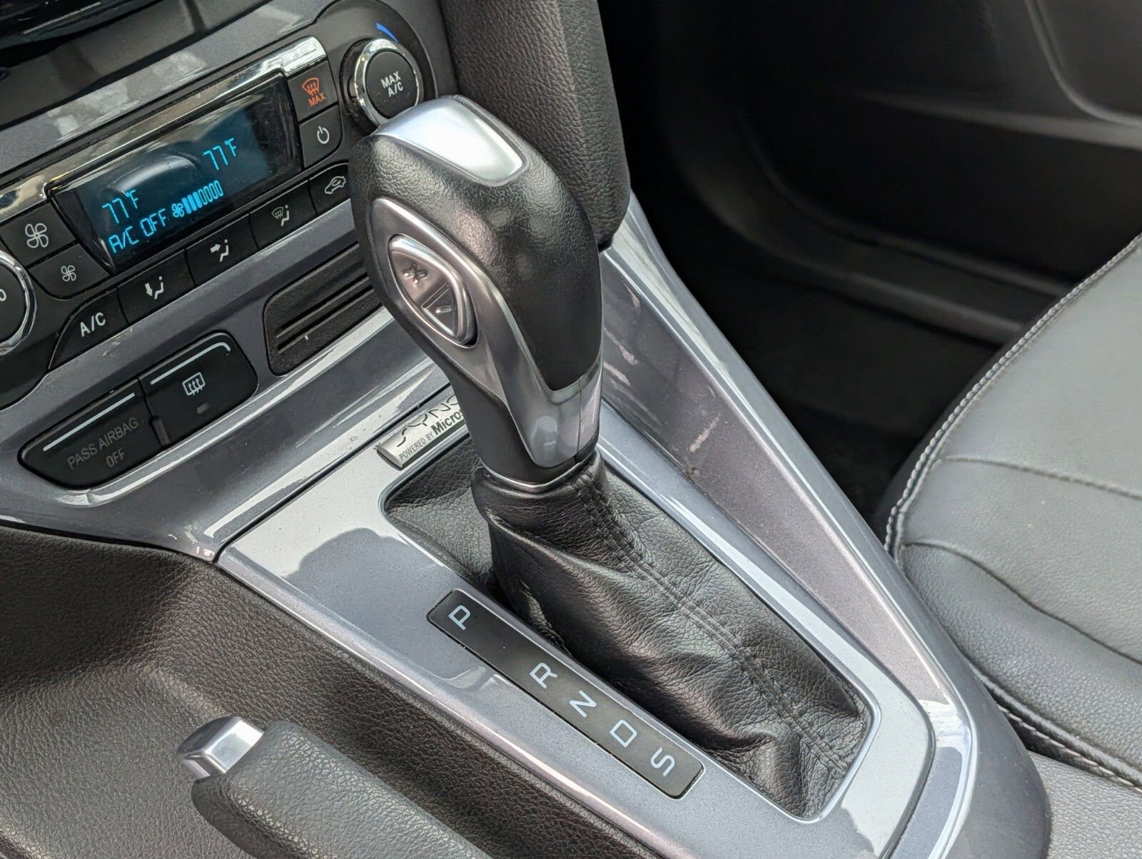 Used 2014 Ford Focus Titanium image 11