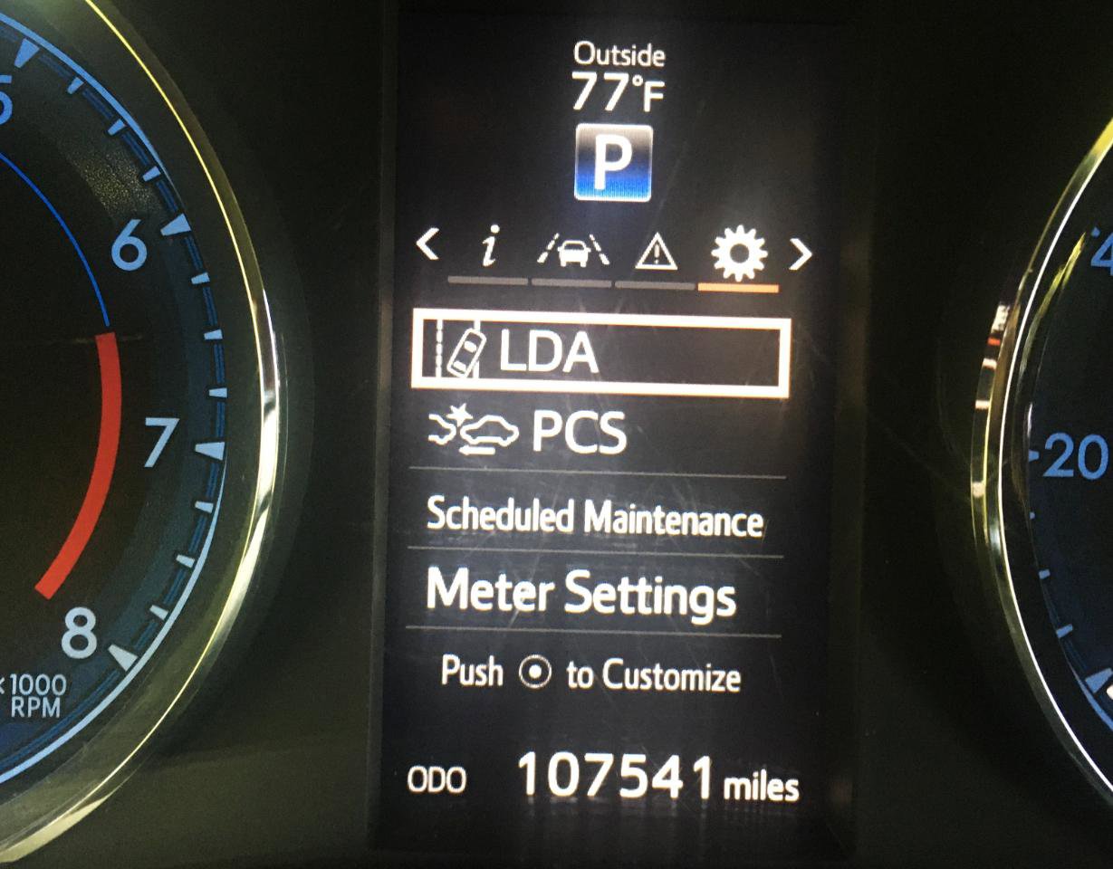 Used 2017 Toyota Corolla SE FWD image 23