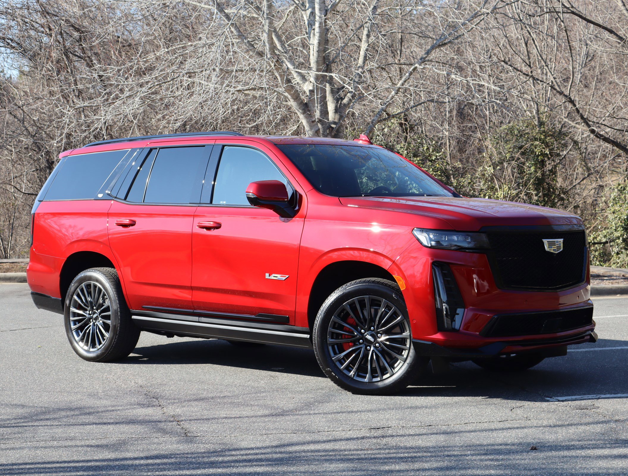Used 2024 Cadillac Escalade V w/ LPO, ONYX Package image 2