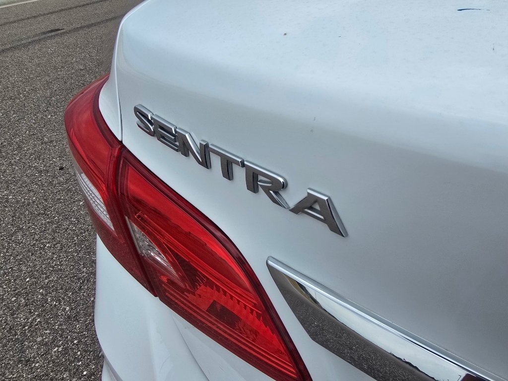 Used 2018 Nissan Sentra S FWD image 11