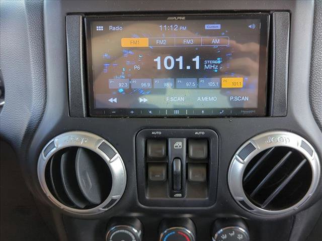 Used 2015 Jeep Wrangler Unlimited Sahara w/ Connectivity Group image 13