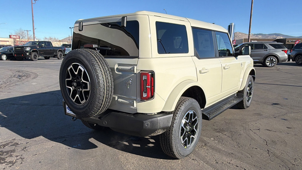 New 2025 Ford Bronco Outer Banks image 3
