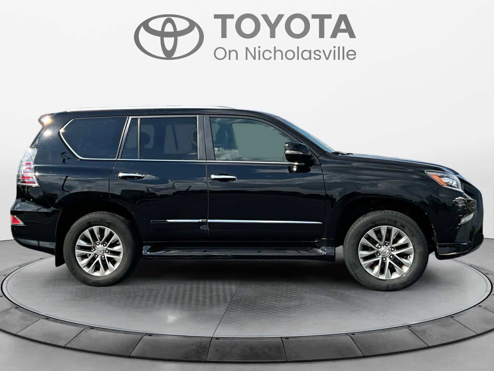 Used 2017 Lexus GX 460 Luxury w/ Preferred Accessory Package AWD/4WD image 7