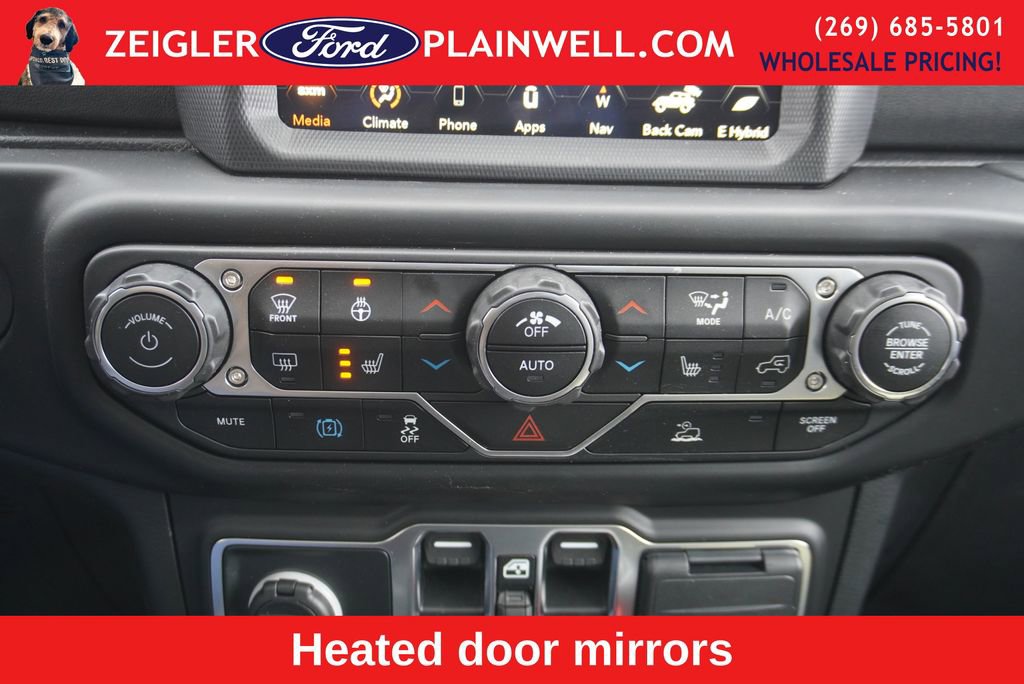 Used 2023 Jeep Wrangler Unlimited Sahara w/ Cold Weather Group image 18