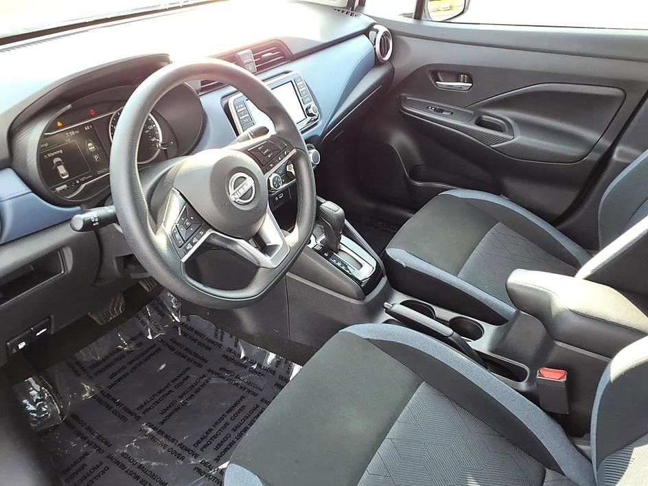 Used 2025 Nissan Versa SV FWD image 13