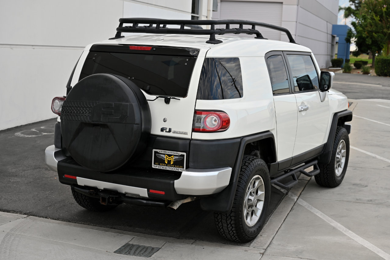 Used 2013 Toyota FJ Cruiser 4WD image 7