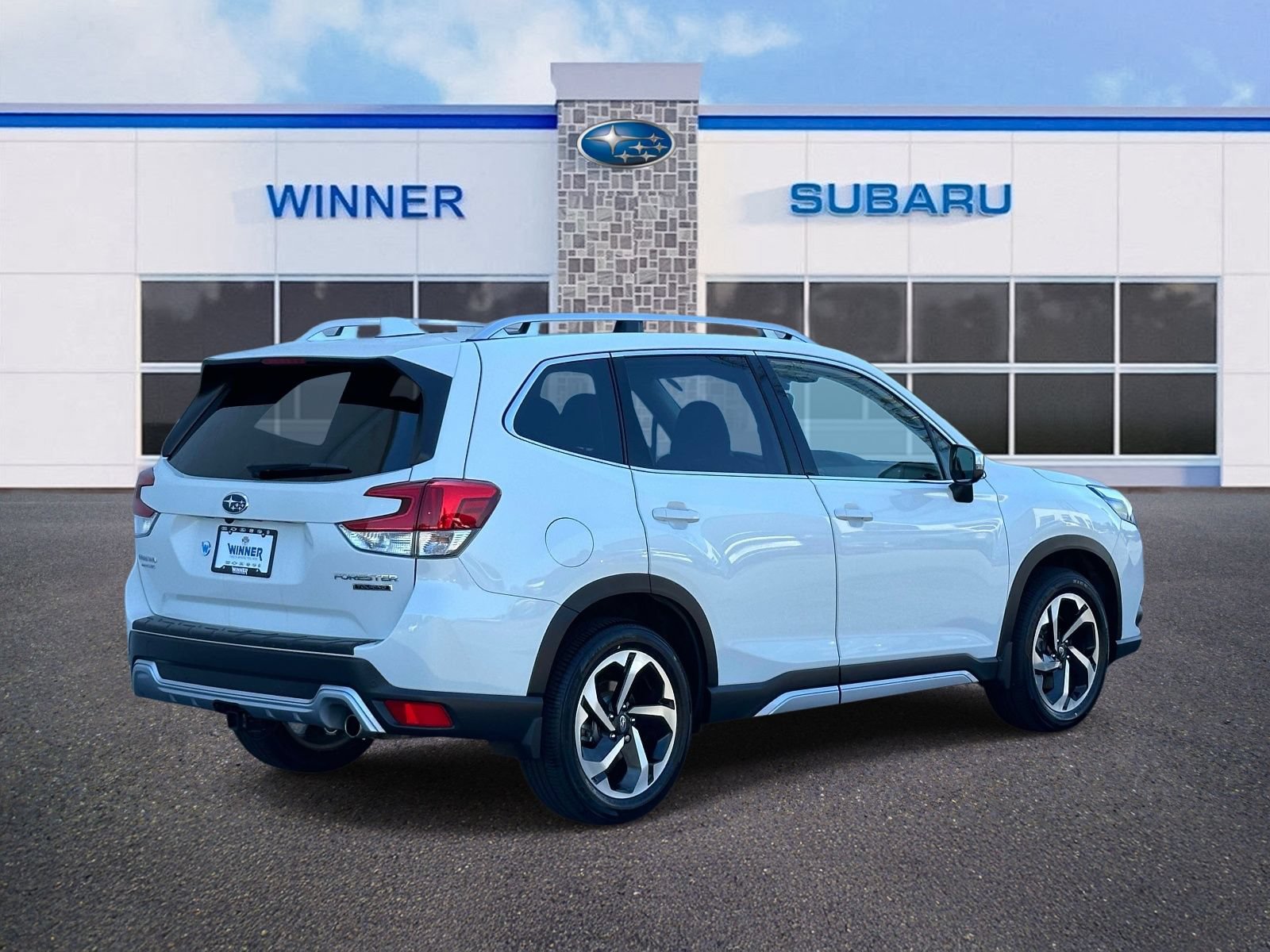 Used 2023 Subaru Forester Touring w/ Popular Package #2 AWD/4WD image 5