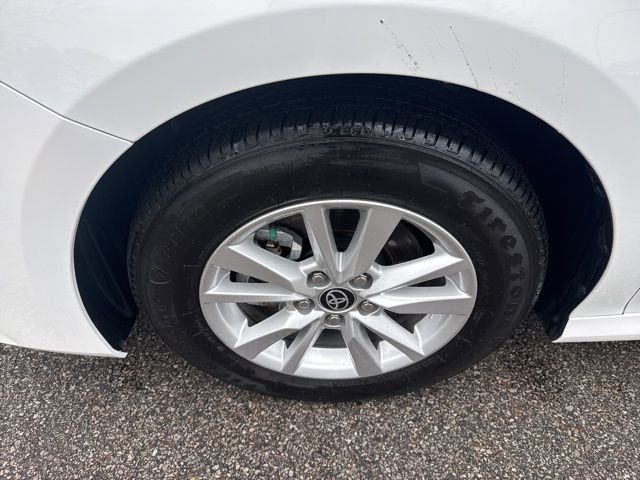 Used 2025 Toyota Camry LE AWD/4WD image 11