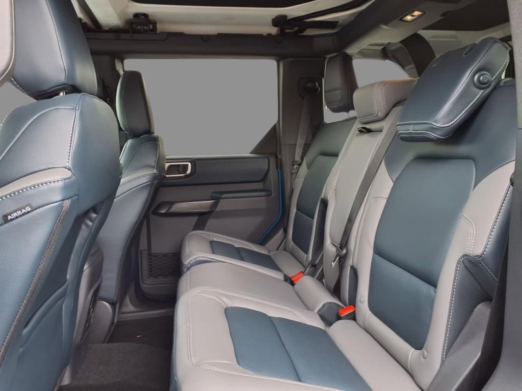 New 2024 Ford Bronco Outer Banks image 6