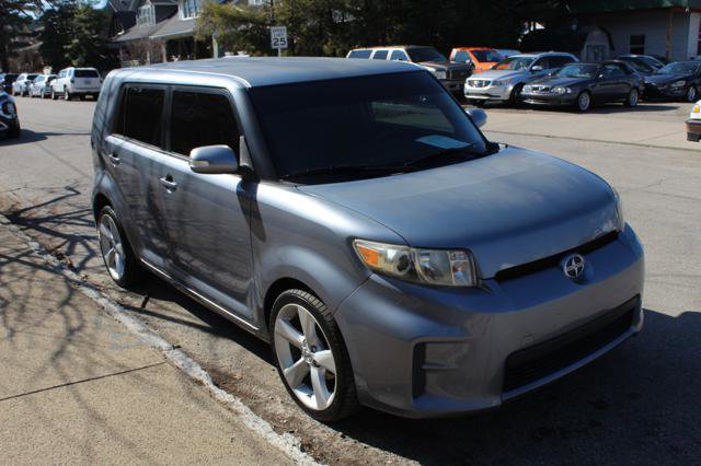 Used 2012 Scion xB image 2