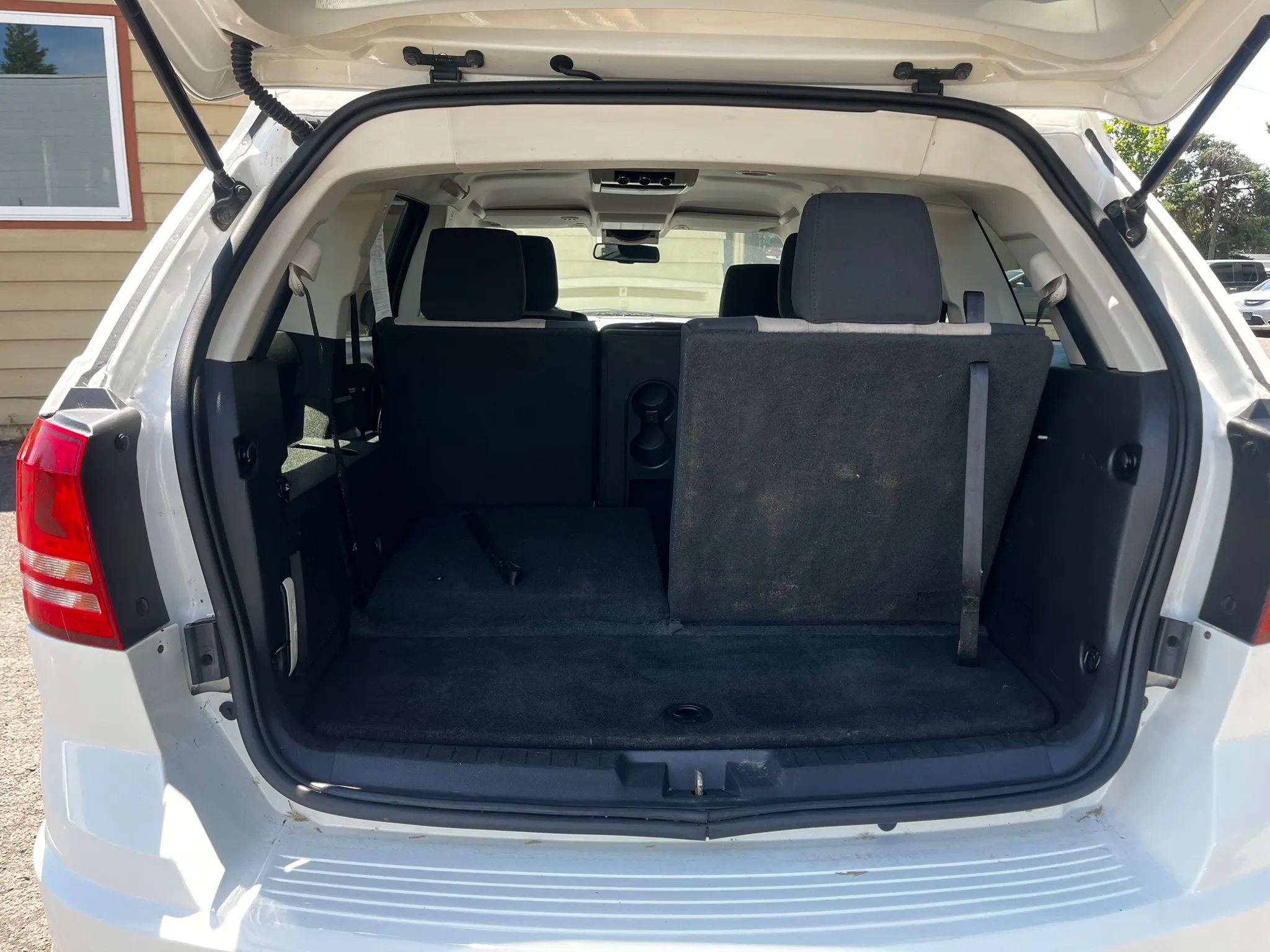 Used 2009 Dodge Journey SXT w/ Chrome Appearance Group FWD image 15