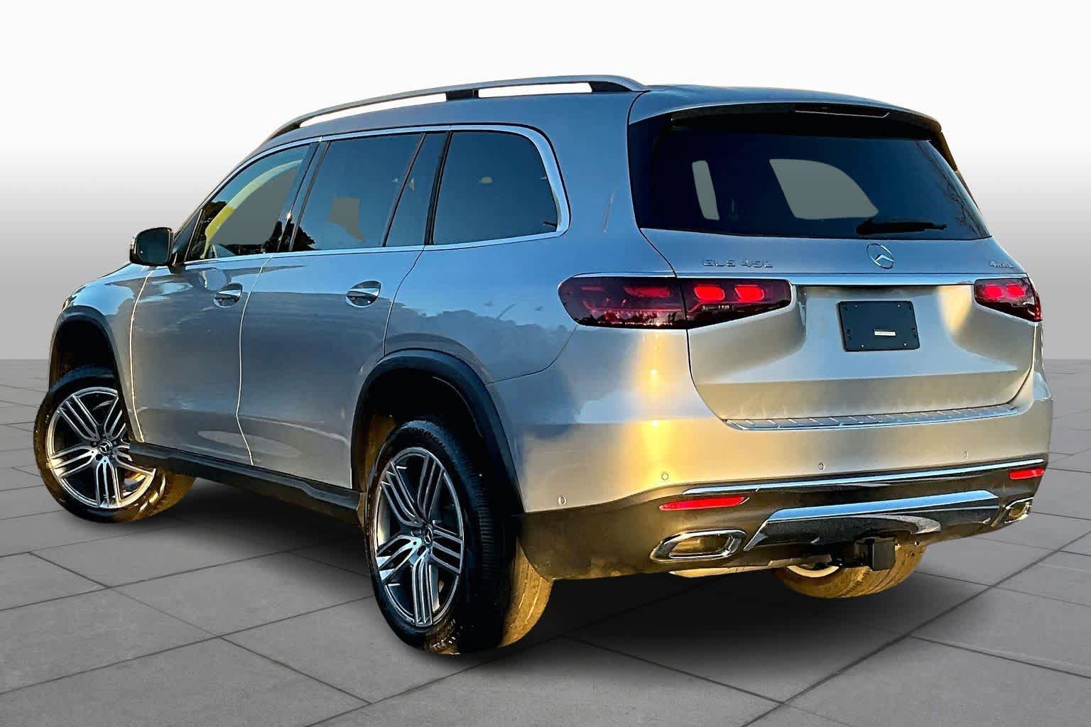 Used 2024 Mercedes-Benz GLS 450 4MATIC image 12