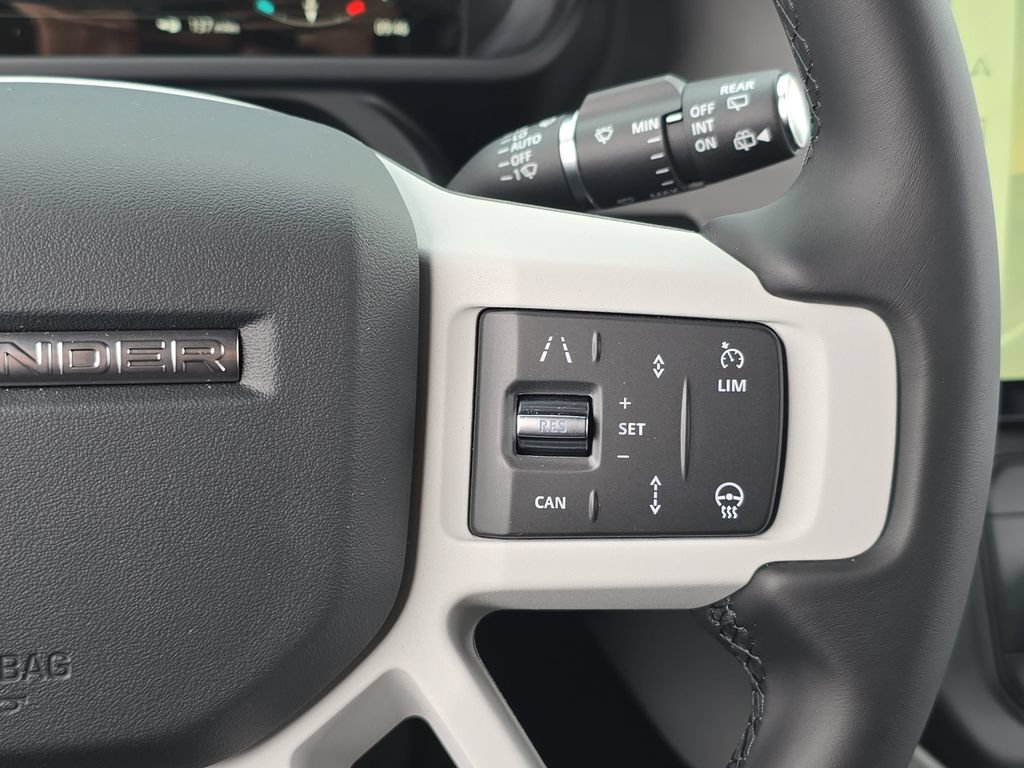 New 2026 Land Rover Defender 110 X-Dynamic SE AWD/4WD image 19