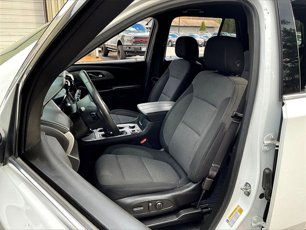 Used 2022 Chevrolet Traverse LT w/ LPO, Cargo Package image 10